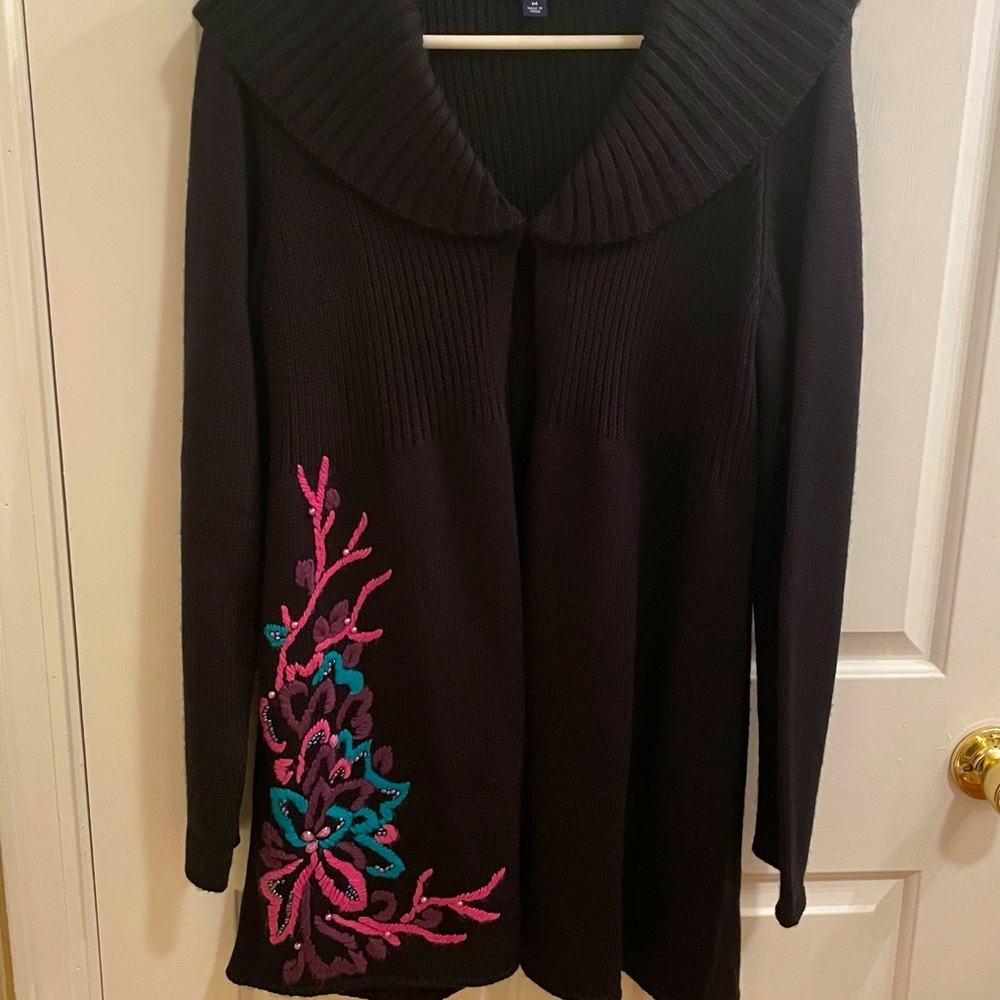 Susan Graver Style, Cape Style Black Sweater, Beautiful Embellishment, New Cond.